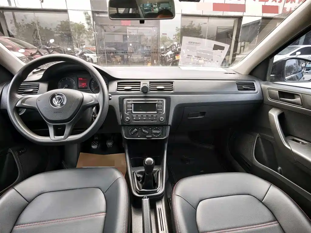 Volkswagen Santana 2016 1.4L Manual Trend Edition фото 8