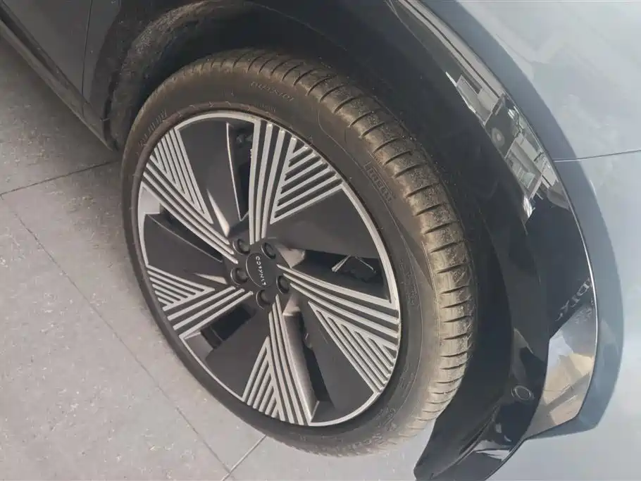 Lynk & Co 08 EM-P 2025 220km AWD Performance Halo фото 6