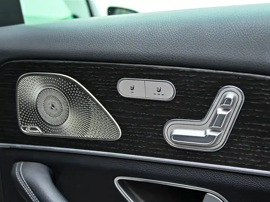 Mercedes-Benz GLE 2024 GLE 450 4MATIC Luxury фото 28