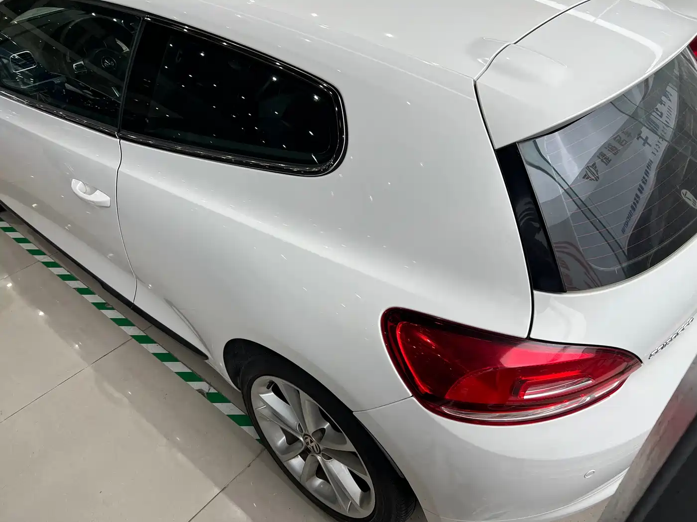 Volkswagen Scirocco 2011 2.0TSI Luxury фото 7