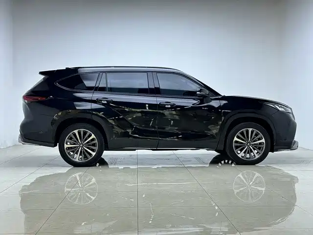 Toyota Crown Kluger 2024 2024 2.5L HEV 4WD Luxury Edition