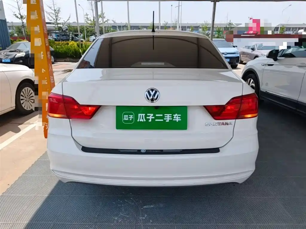 VOLKSWAGEN SANTANA