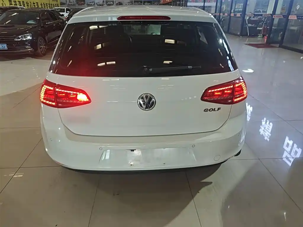 Volkswagen Golf 2015 1.6L Automatic Comfort фото 6