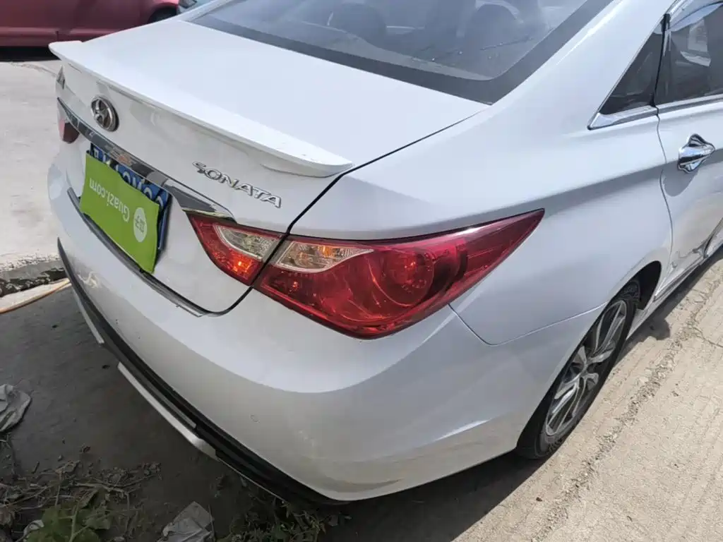 Фото 8 - Hyundai Sonata