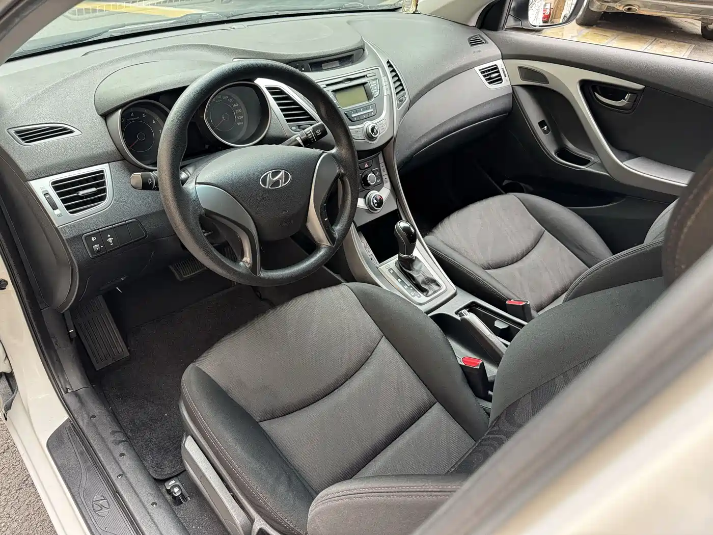 Hyundai Langdong 2015 1.6L Auto Trend фото 12