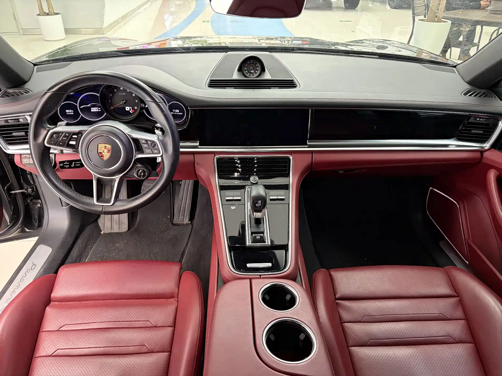 Photo 8 - Porsche Panamera