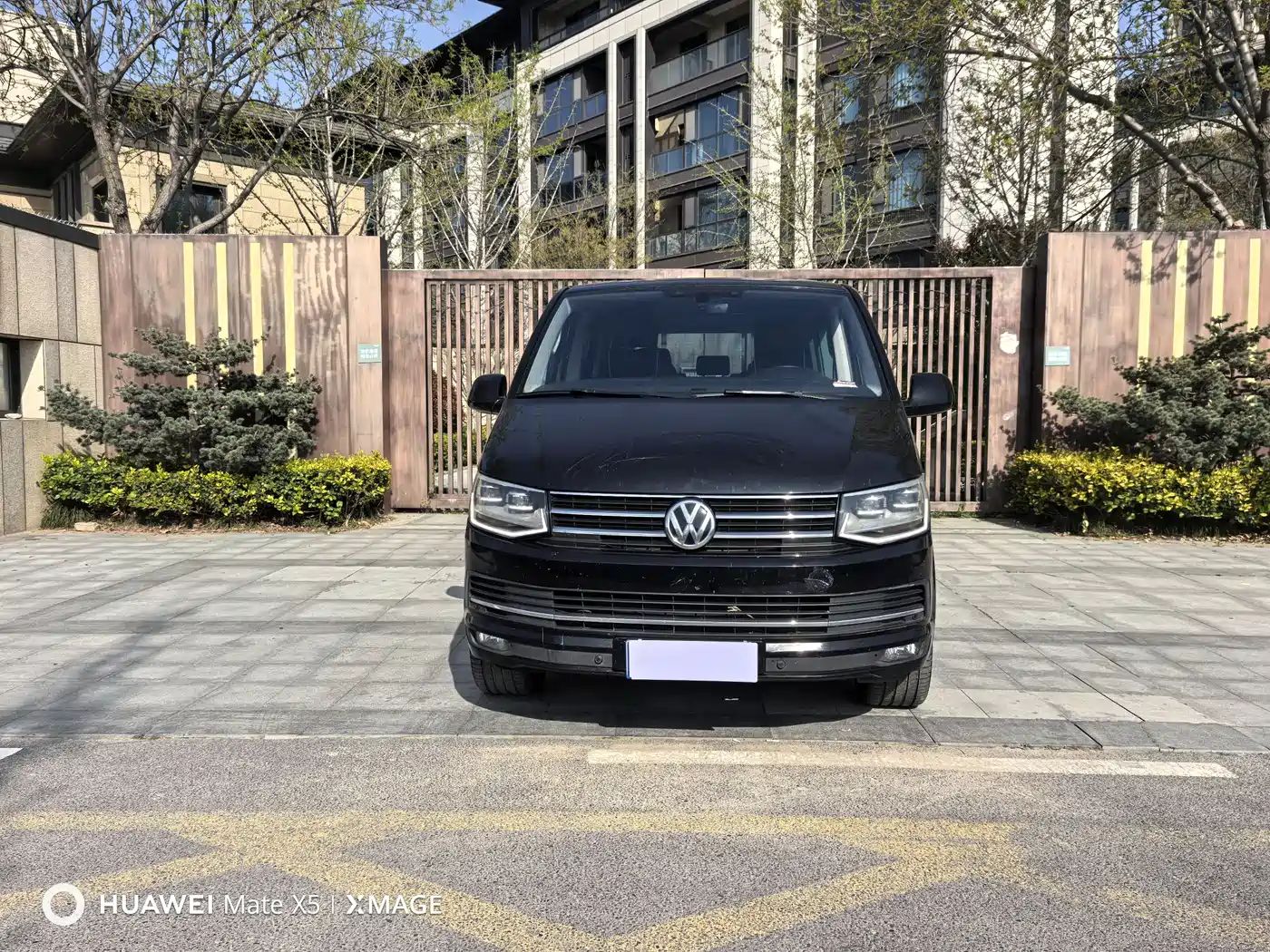 Volkswagen Multivan 2017 2.0TSI 2WD Luxury 7-Seater фото 2