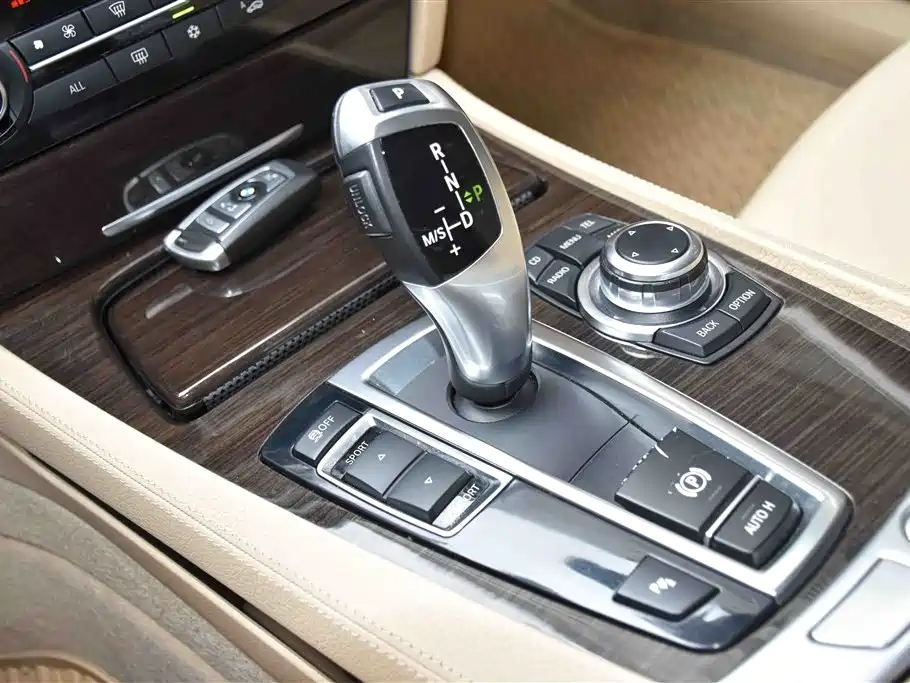 BMW 7 Series 2011 730Li Elegance фото 11