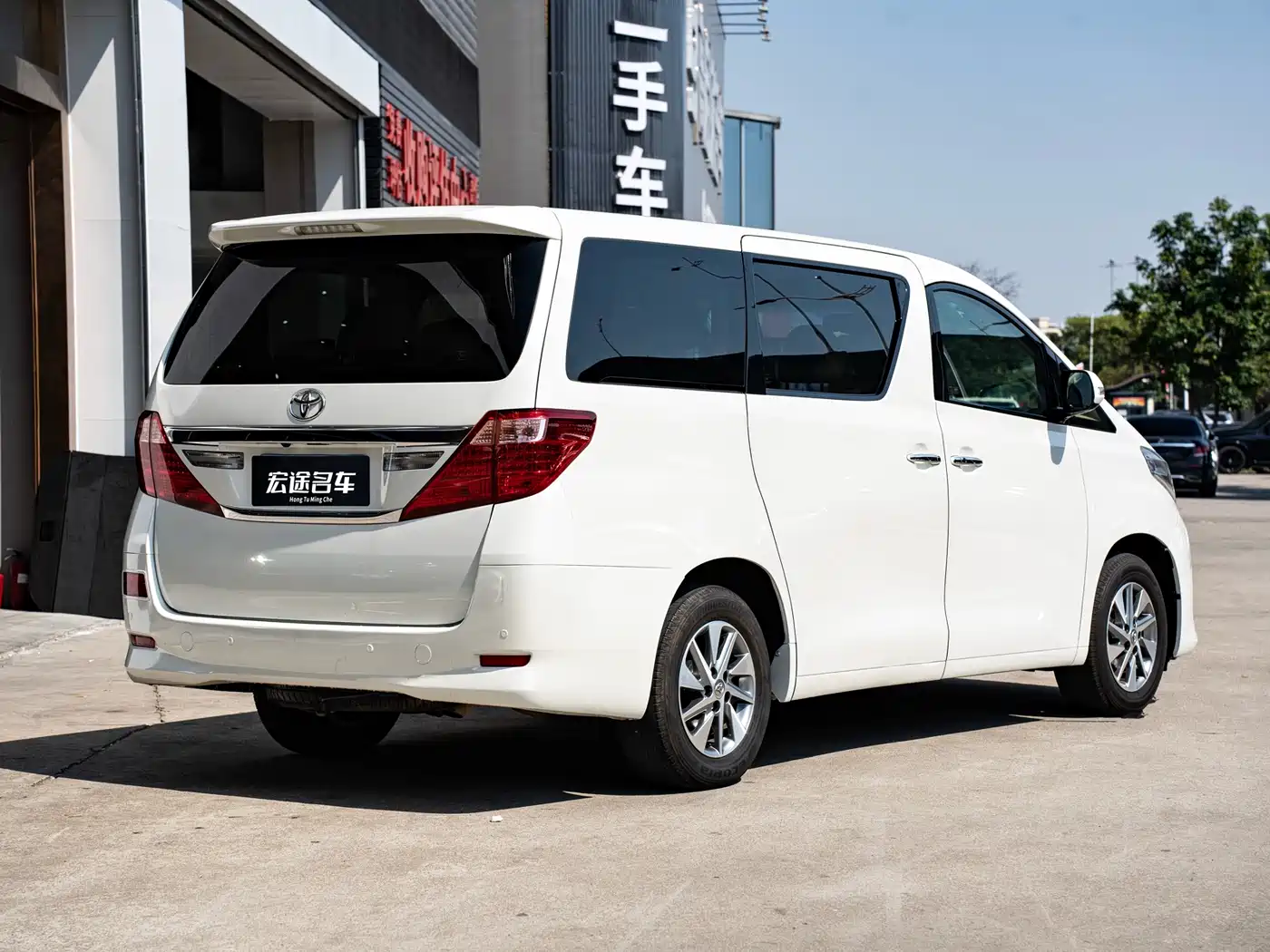 Toyota Alphard 2012 3.5L Premium Edition фото 3