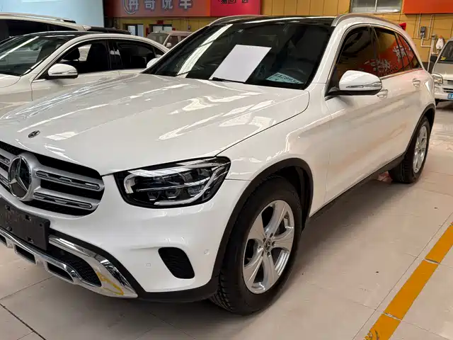 MERCEDES-BENZ GLC