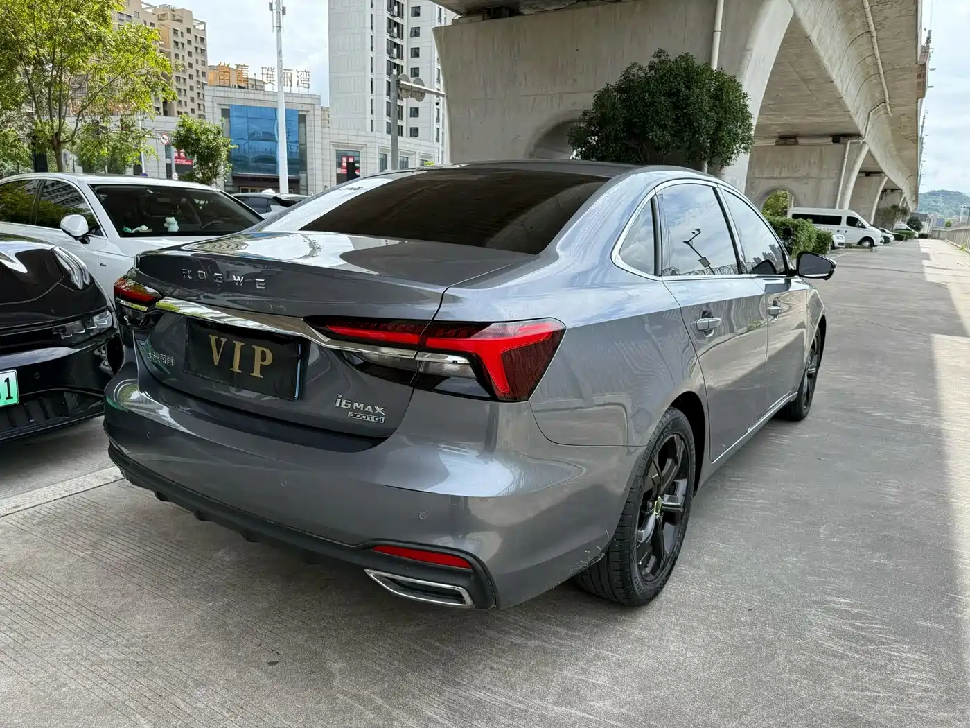 Roewe i6 MAX 2021 2020 300TGI Automatic Cool Sky Intelligent Drive Supreme Edition