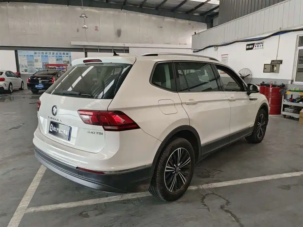 Volkswagen Tiguan L 2021 330TSI Automatic 2WD Smart фото 7