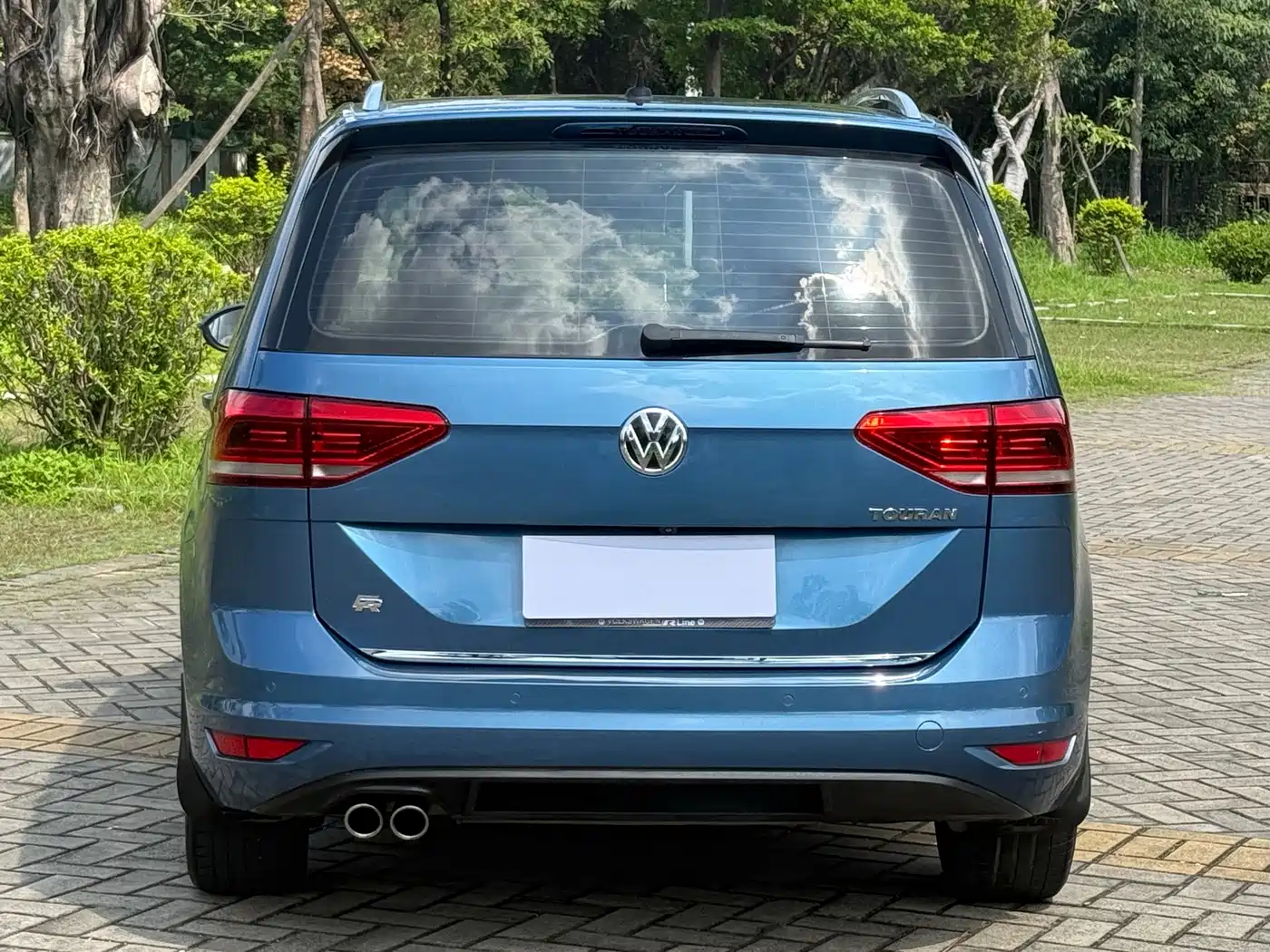 Photo 9 - Volkswagen Touran