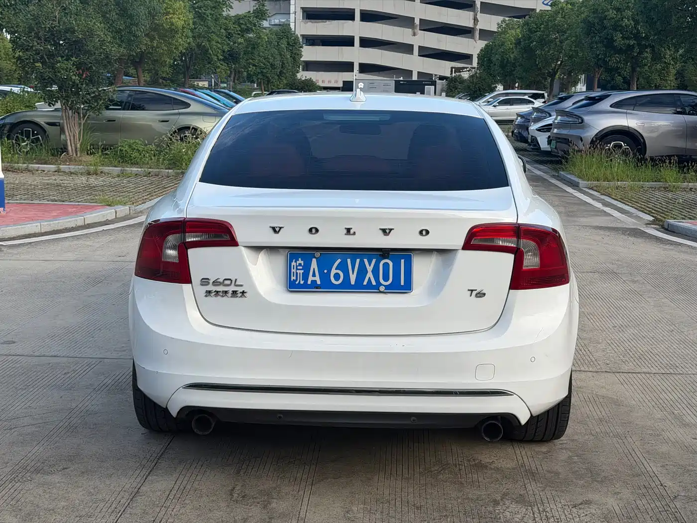 Photo 6 - Volvo S60