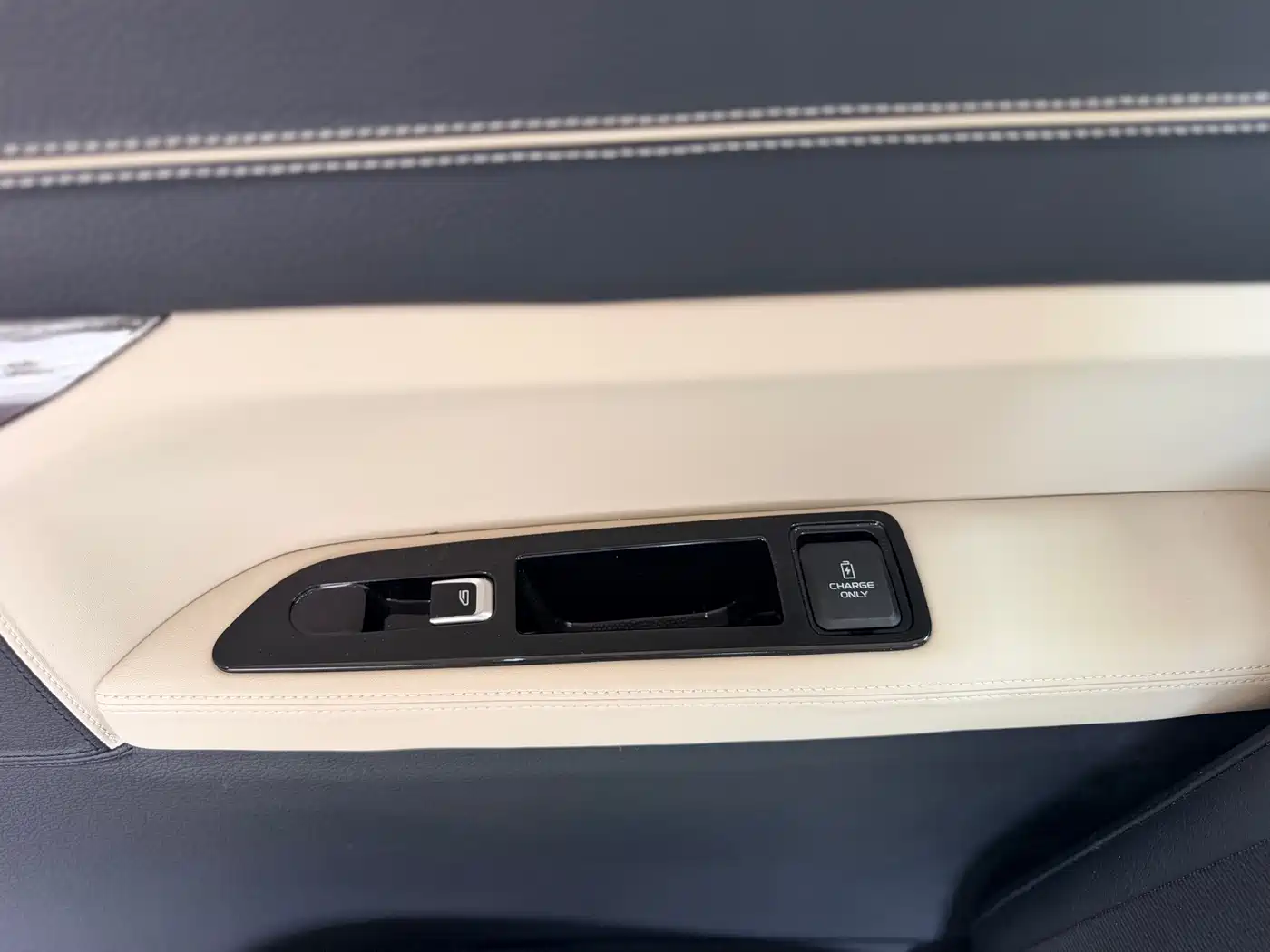 LEVC TX 2022 TX5 Extended Range Space Comfort Edition фото 19