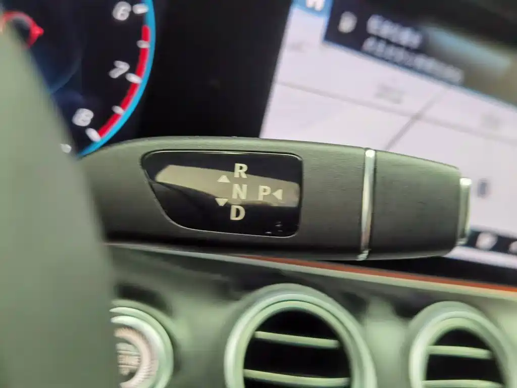 Mercedes-Benz E-Class, миниатюра 13