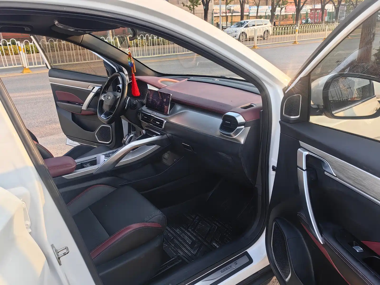 Photo 6 - Geely Coolray