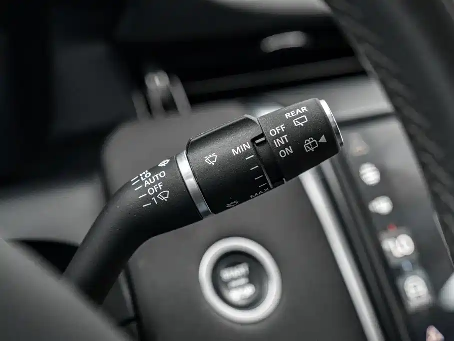 Land Rover Discovery Sport 2024 Performance Technology Edition фото 12