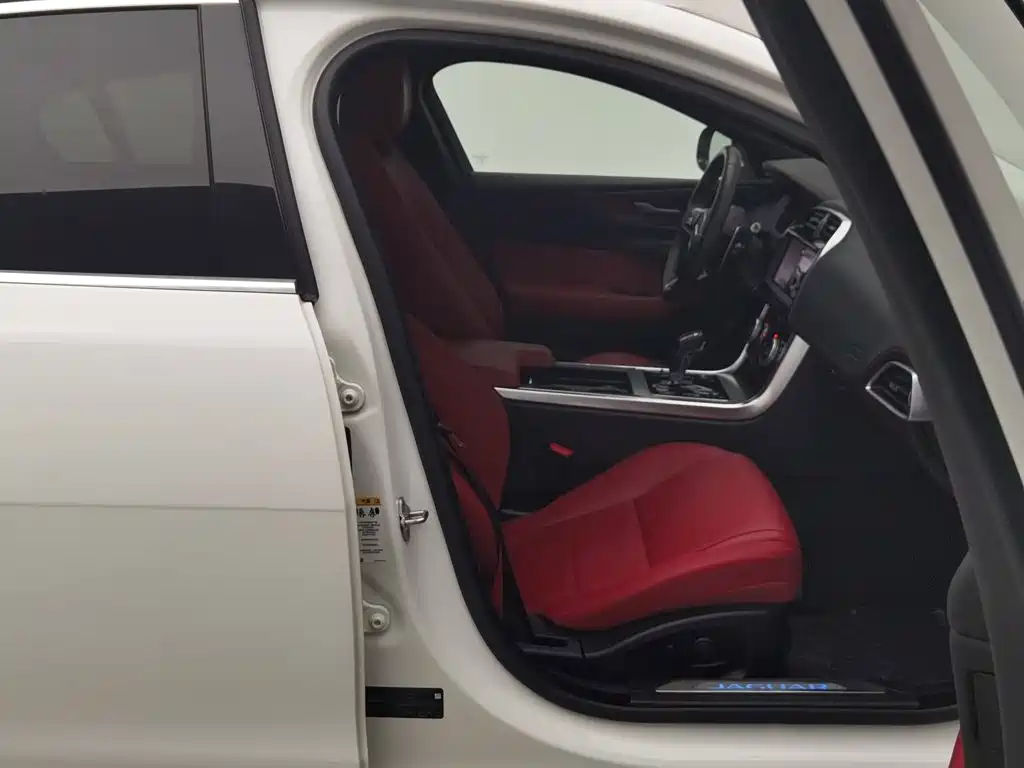 Jaguar XEL, миниатюра 23