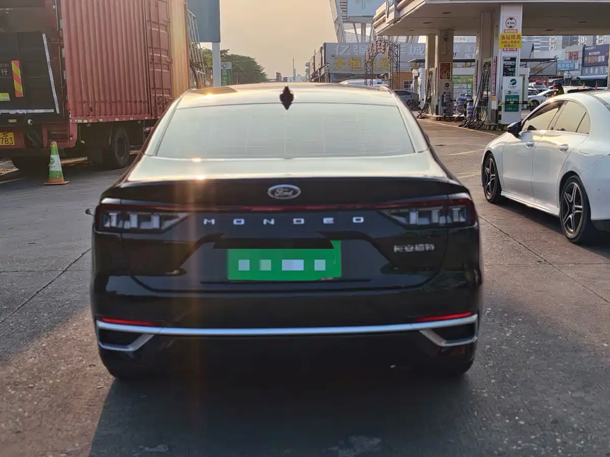 2025 Ford Mondeo