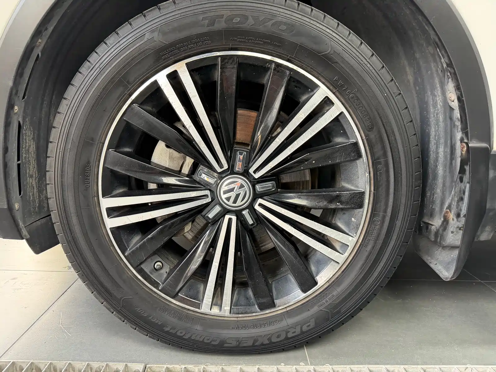 Фото 17 - Volkswagen Tiguan L