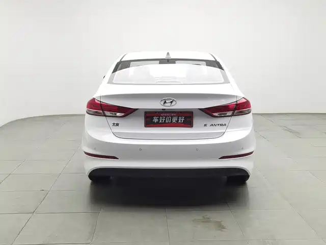 Hyundai Elantra 2019 1.5L CVT Smart Elite — фото 4
