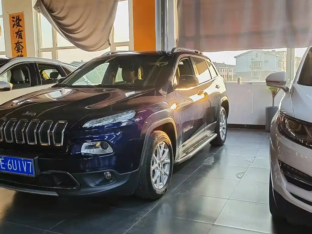 Jeep Cherokee 2018 2017 2.4L Leading Smart Edition