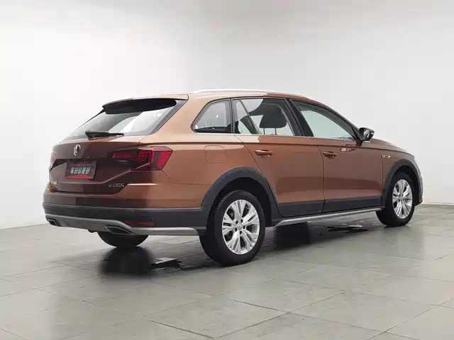 Volkswagen C-TREK 2017 1.6L Automatic Comfort — фото 2