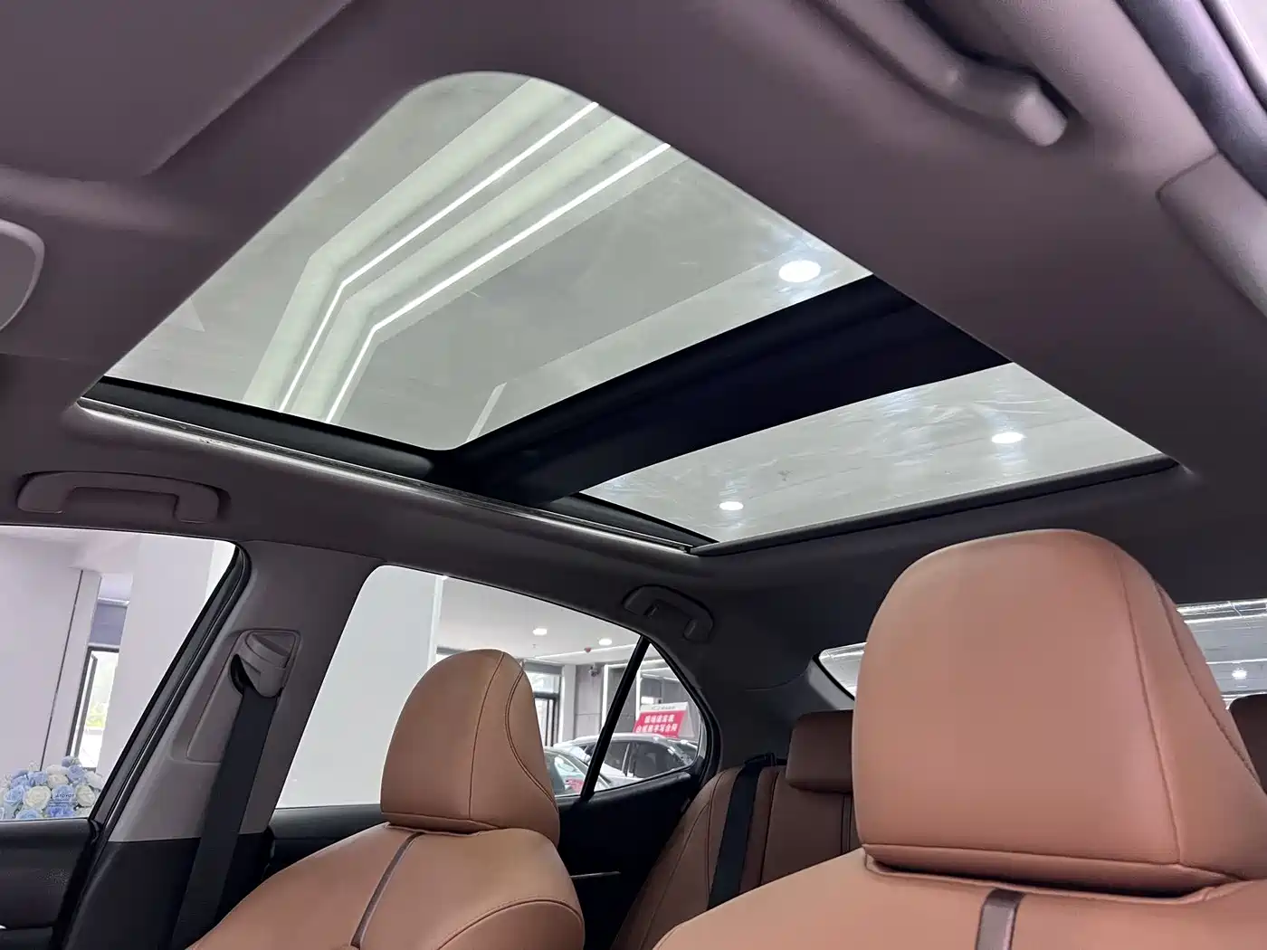 Toyota Camry 2021 2.5G Luxury Edition фото 14