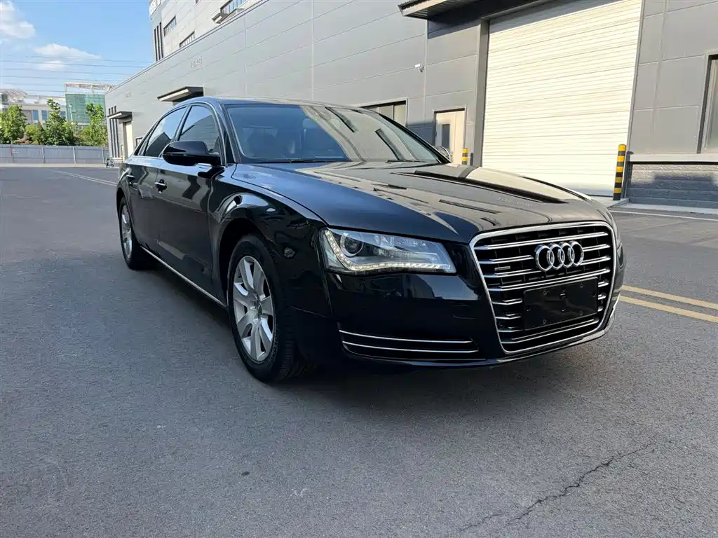 Audi A8 2012 A8L 45 TFSI quattro Luxury фото 3