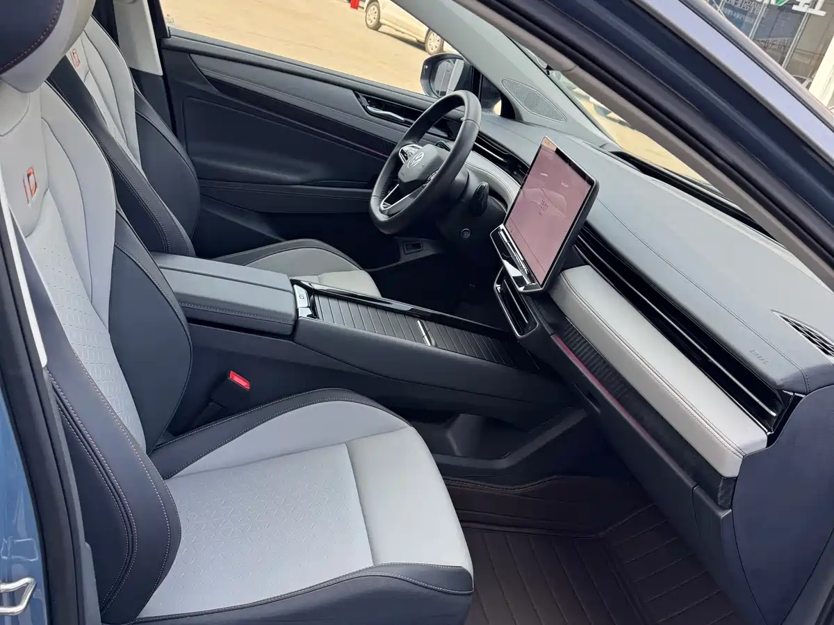 VOLKSWAGEN ID.7 VIZZION