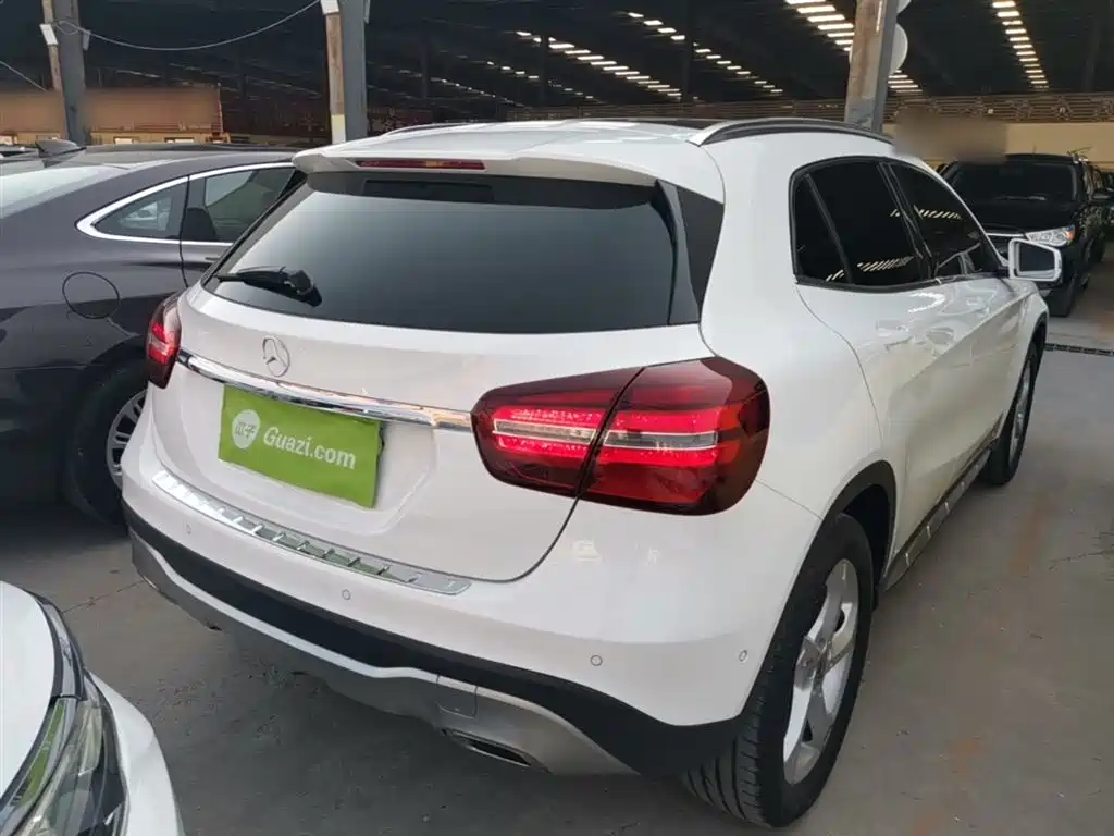 Mercedes-Benz GLA 2017 GLA 200 Dynamic фото 7