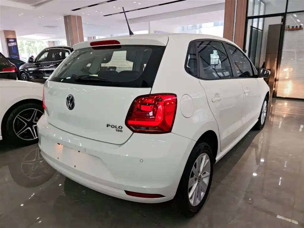 Volkswagen Polo 2016 1.6L Automatic Comfort фото 7