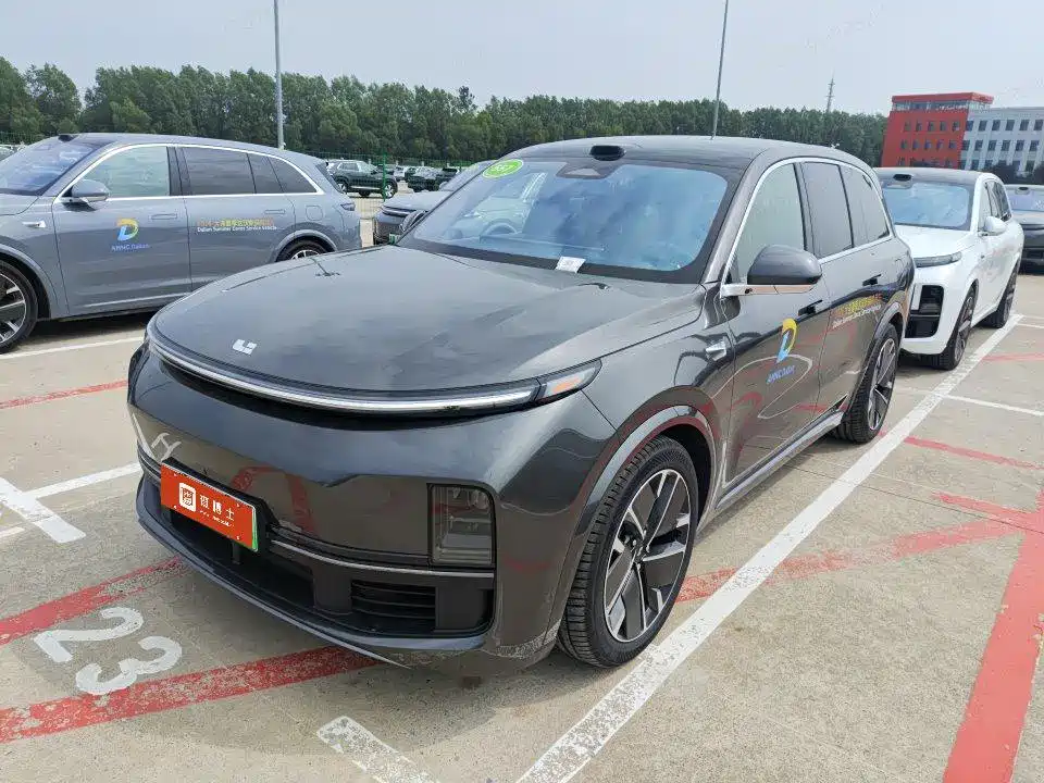 Li Auto L8 2025