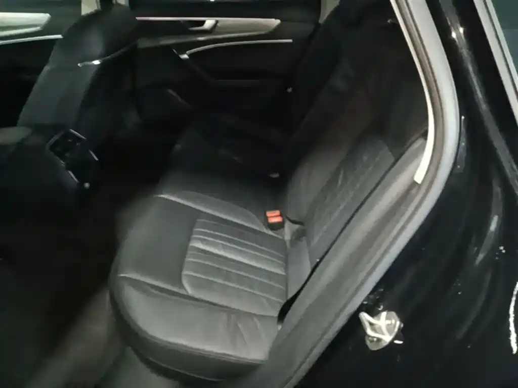 Audi A6L 2021 40 TFSI Luxury Elegance фото 17