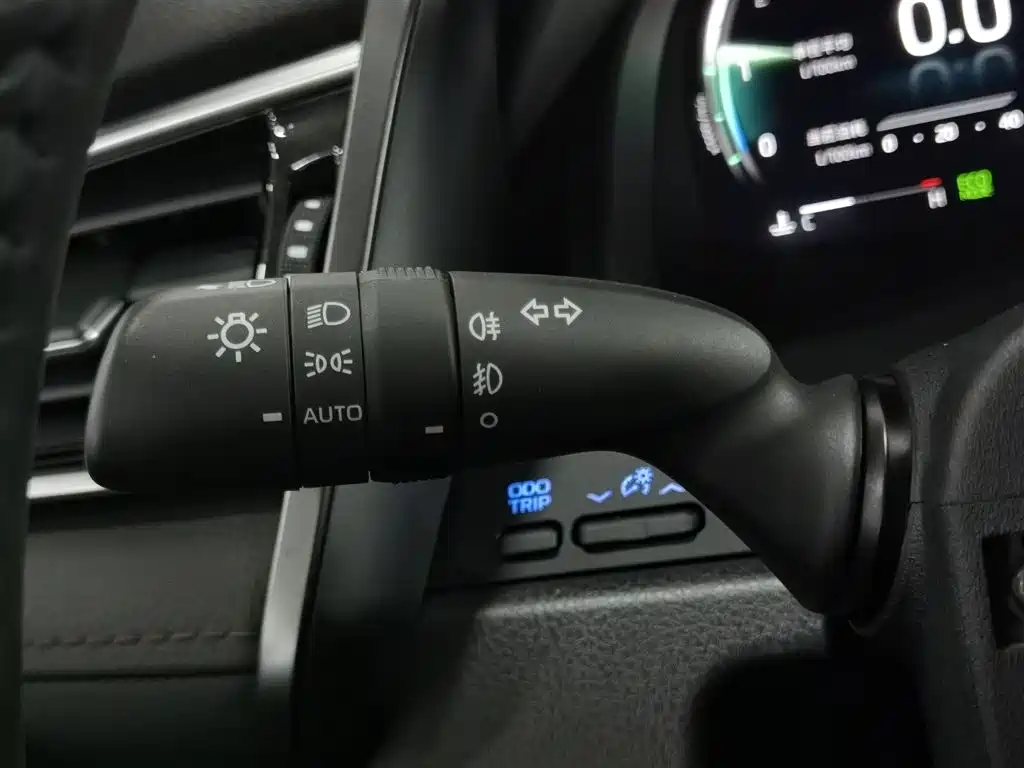 Toyota Camry 2023 2.5G Luxury Edition фото 21