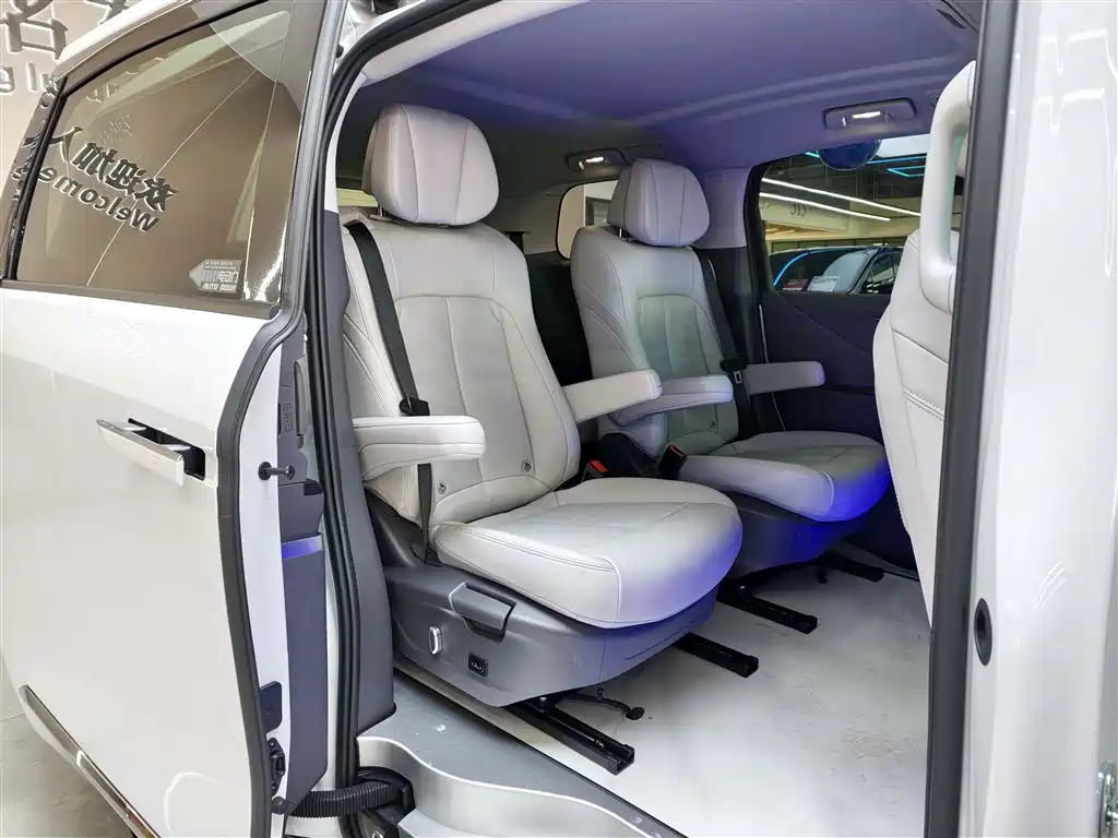 Buick GL8 2025 Model Landglory Smart Edition фото 12