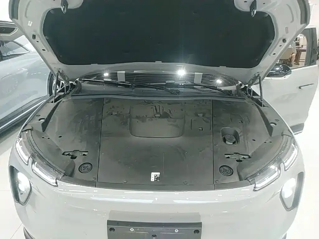 Фото 20 - NIO EC6