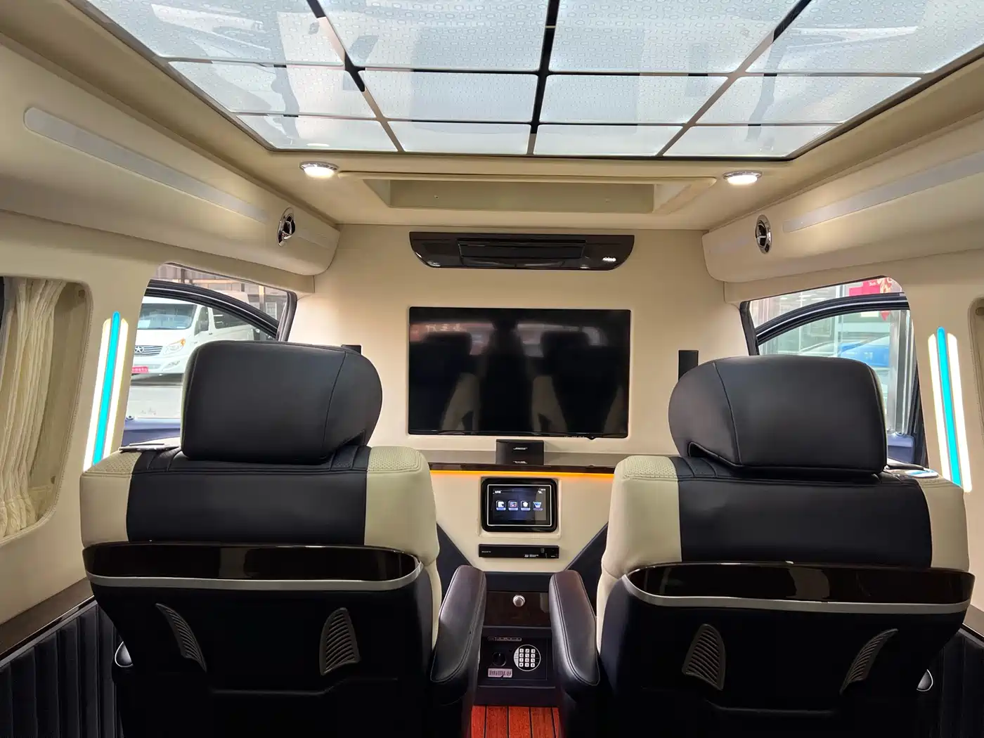 Mercedes-Benz Vito 2018 2.0T Elite Edition 7-Seater China V фото 4