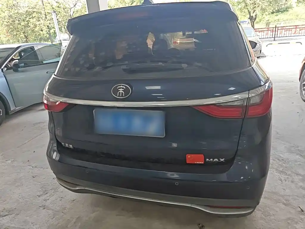 Photo 6 - BYD Song MAX