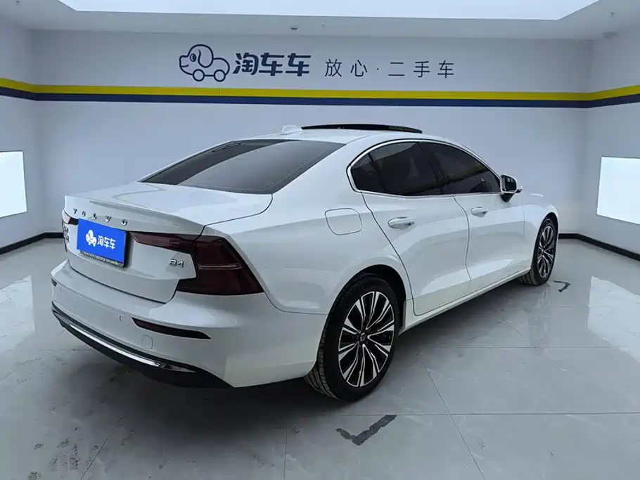 Volvo S60 2024 2025 B4 Smart Elite Luxury Edition