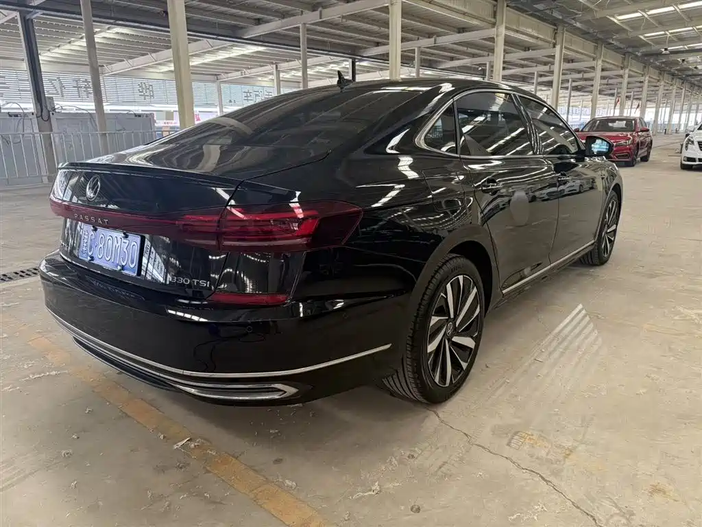 Volkswagen Passat 2022 330TSI Premium Edition фото 5