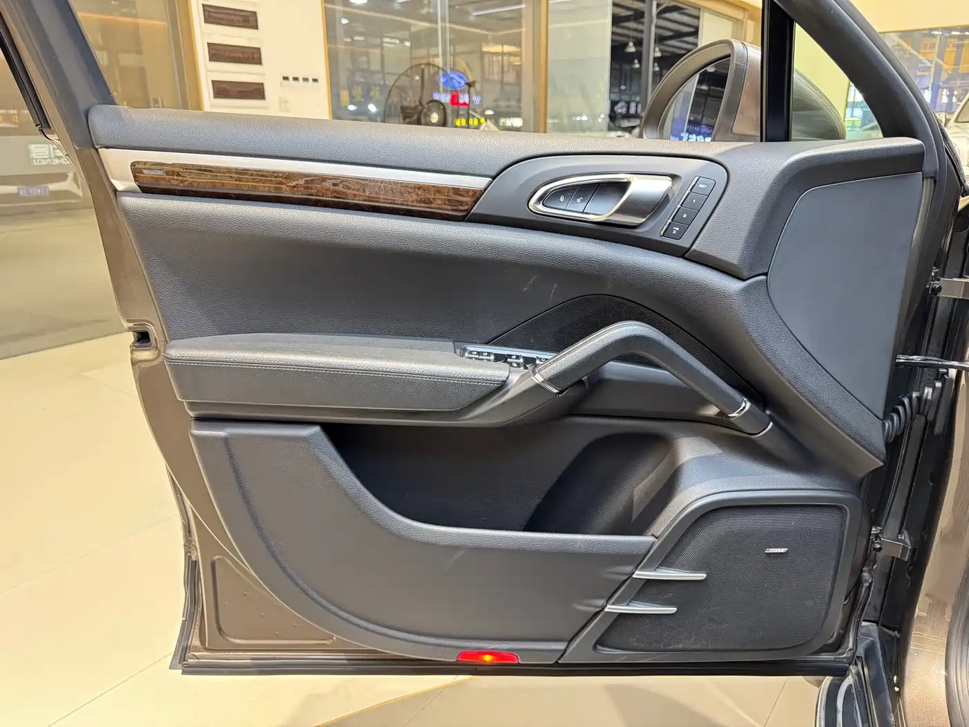 Porsche Cayenne 2014 Cayenne Platinum Edition 3.0T фото 13