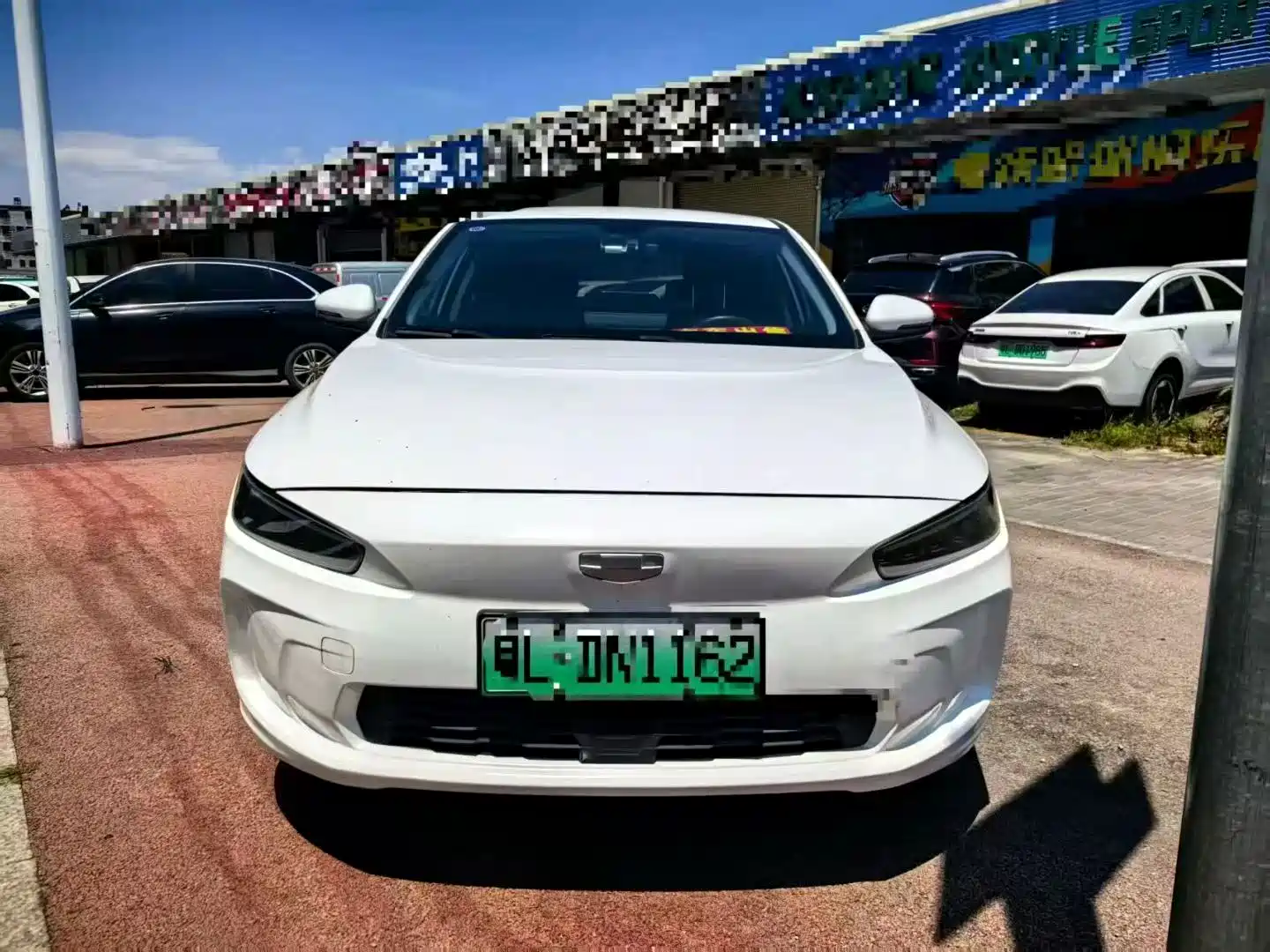 Фото 2 - Geely Geometry A