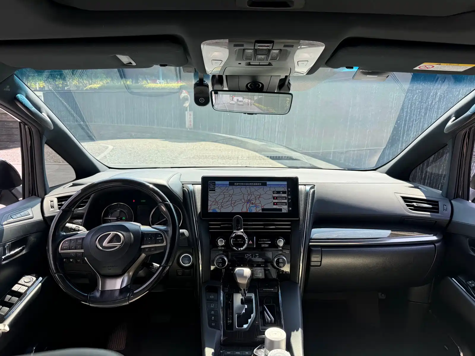 Фото 5 - Lexus LM