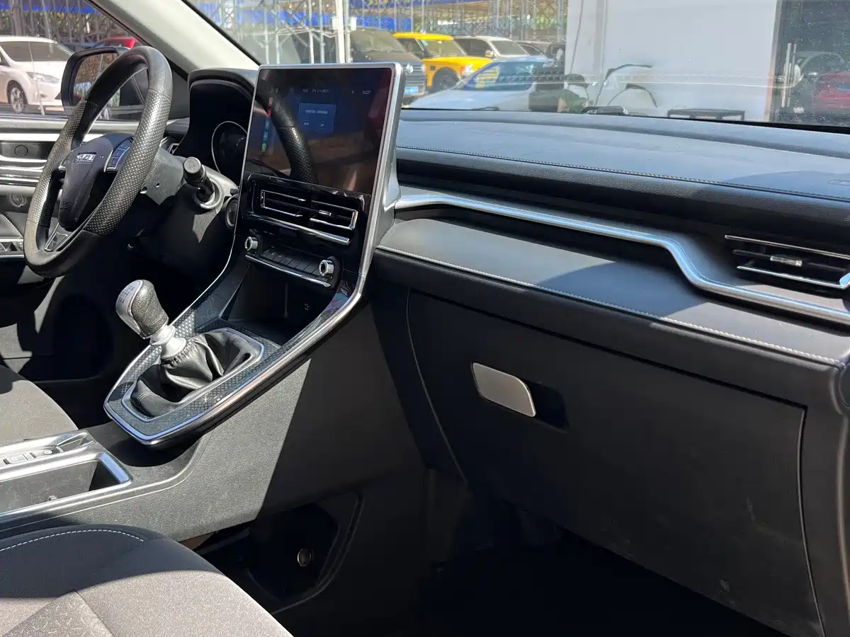 Фото 15 - Haval M6