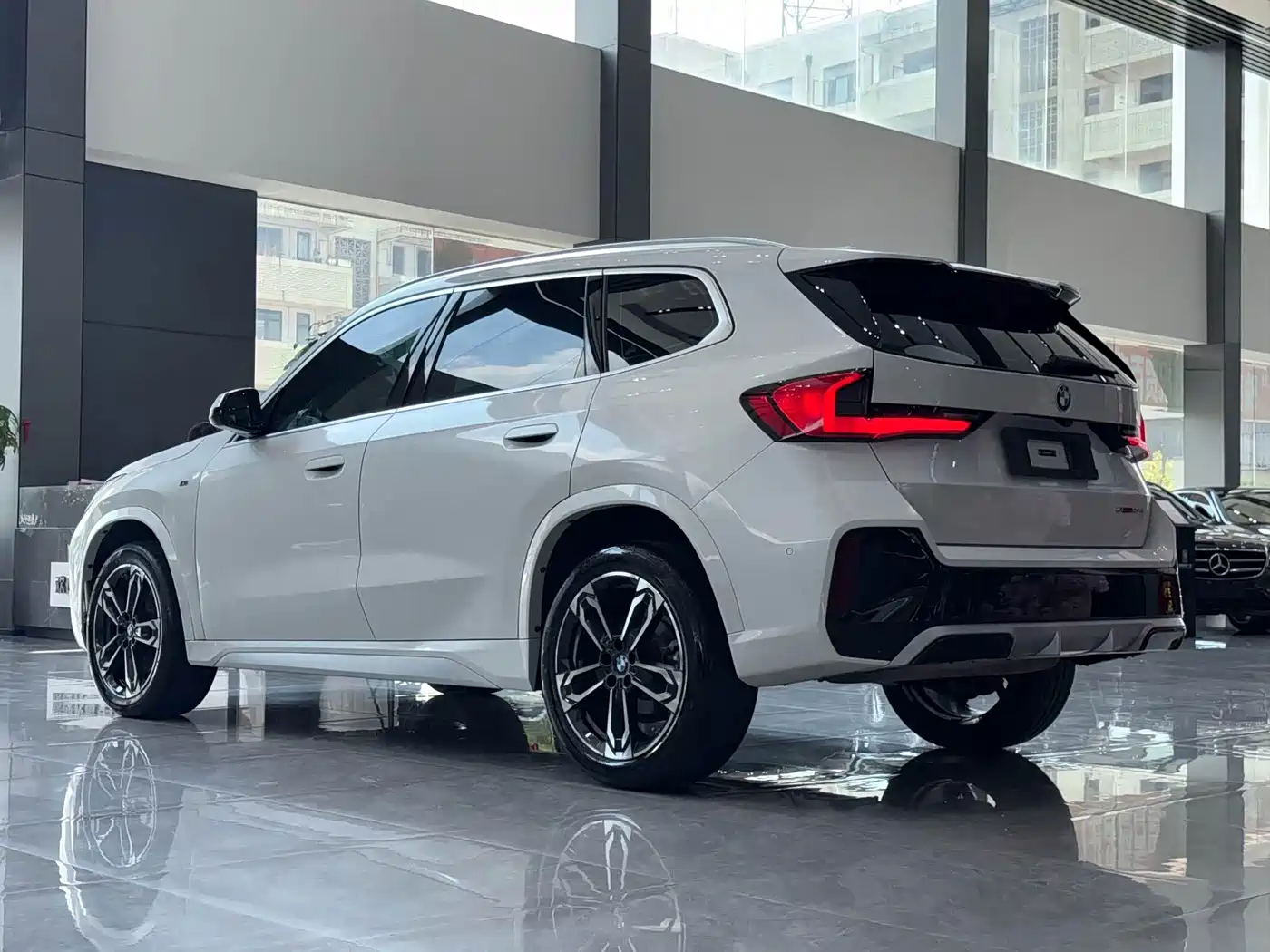 Фото 9 - BMW X1