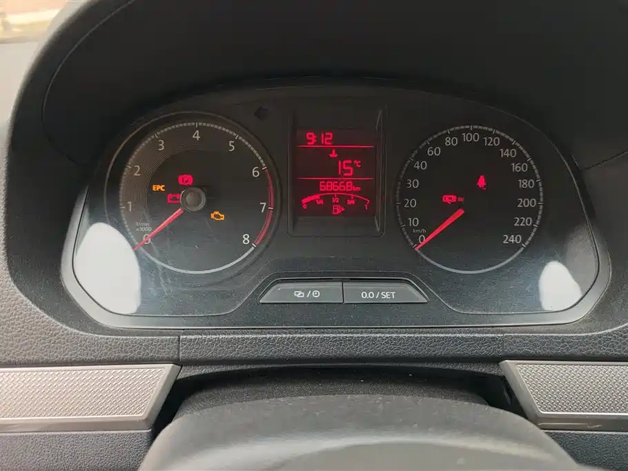 Volkswagen Jetta 2017 1.5L Manual Comfort фото 14