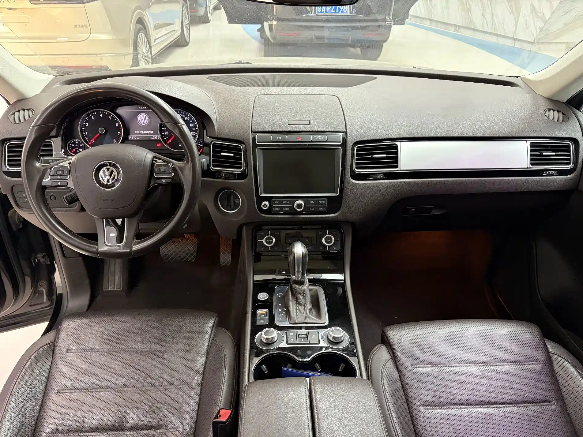 Фото 10 - Volkswagen Touareg