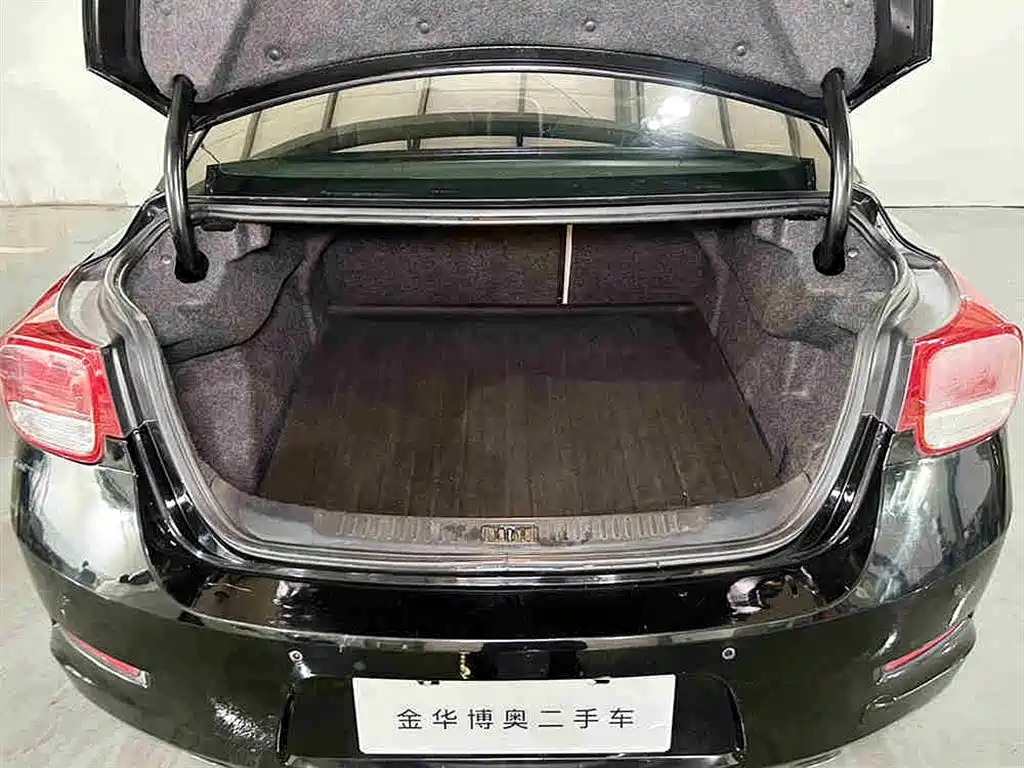 Chevrolet Malibu 2014 2.0L Automatic Luxury фото 6
